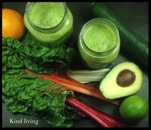 Green Smoothie with ingredients
